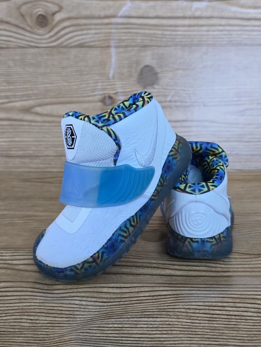 NIKE Kyrie Irving Vl Sneakers